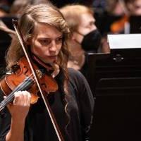 Women playing violin